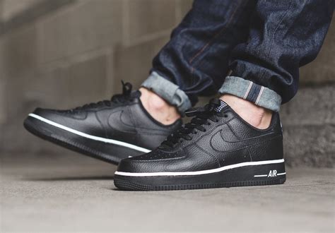 nike force 1 black